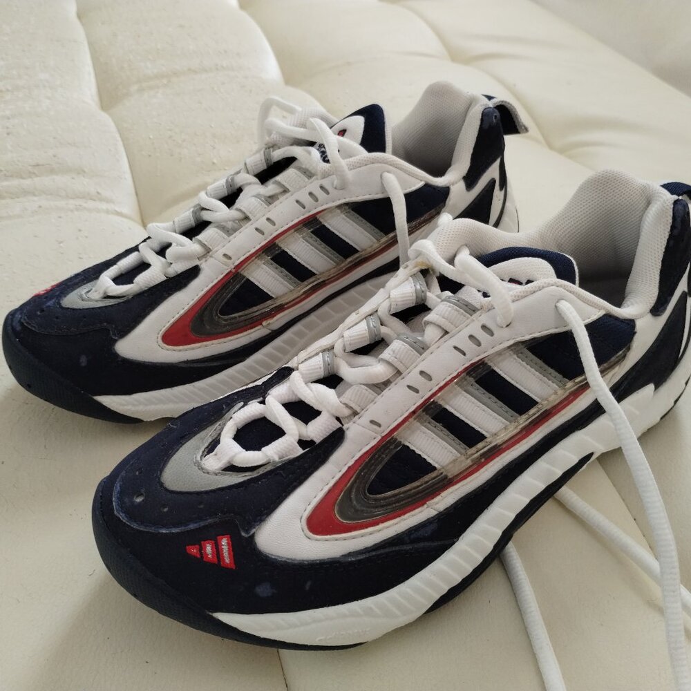 Women's Size 7 Vintage Adidas Response CLU 600 088044 1998 Running Shoes